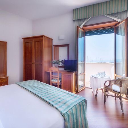 Astura Palace Hotel Nettuno Exterior photo